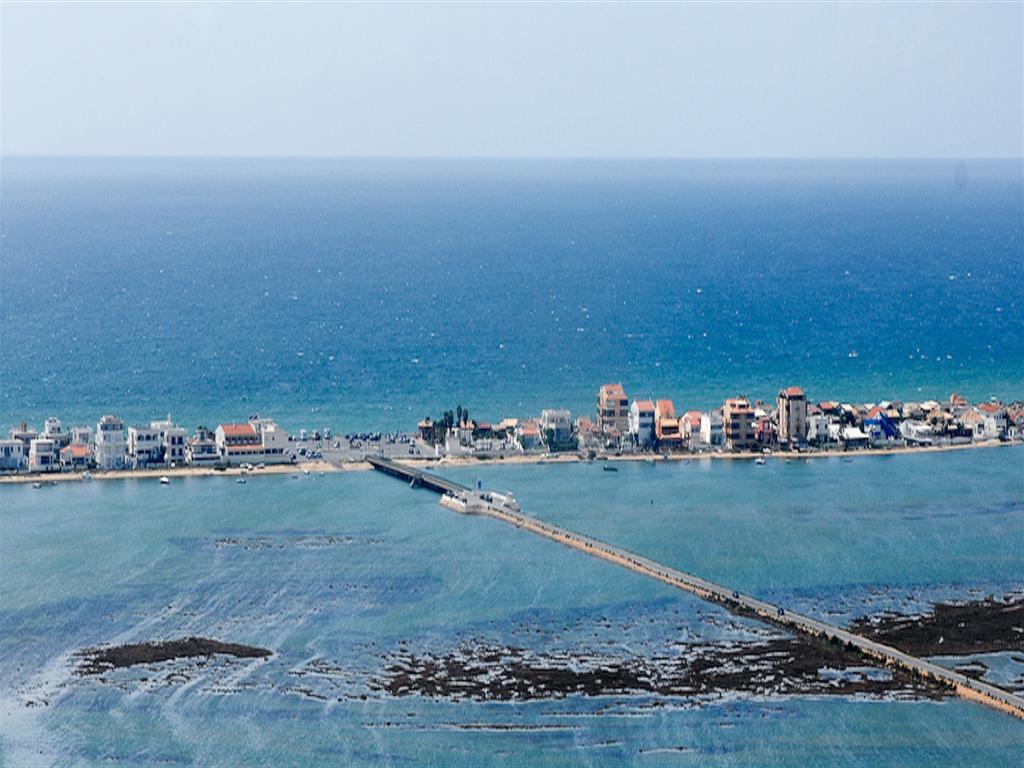 Golden Beach Guest House & Rooftop Bar فارو المظهر الخارجي الصورة