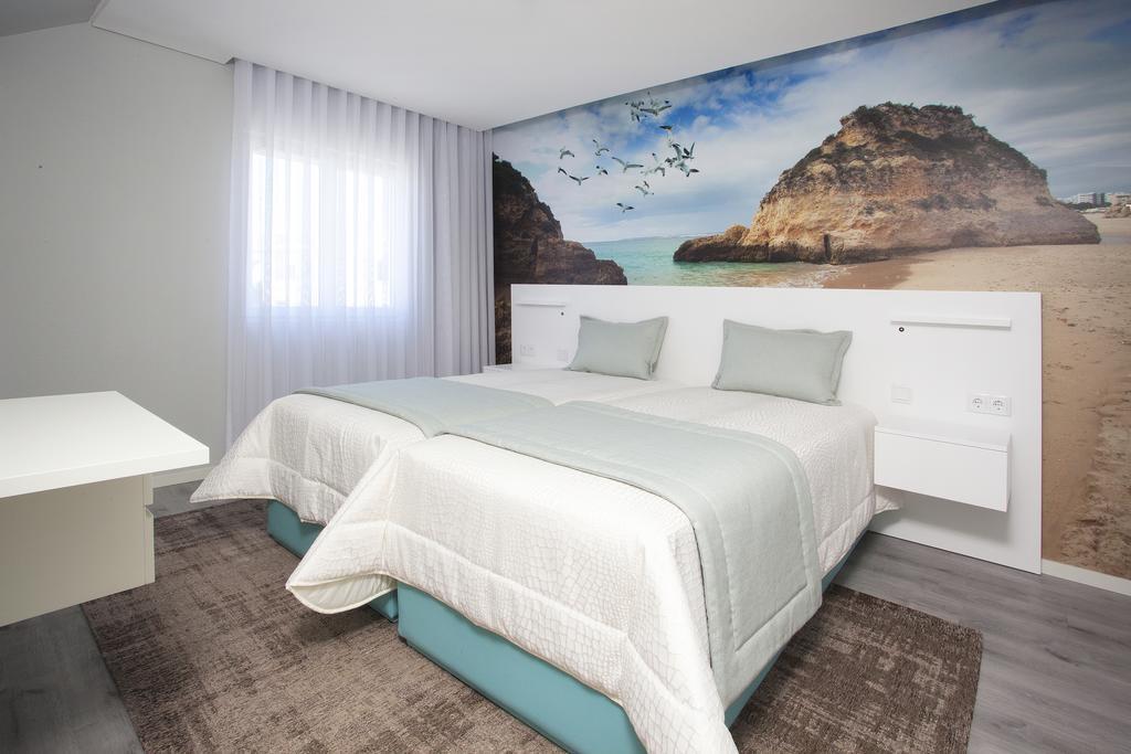 Golden Beach Guest House & Rooftop Bar فارو المظهر الخارجي الصورة