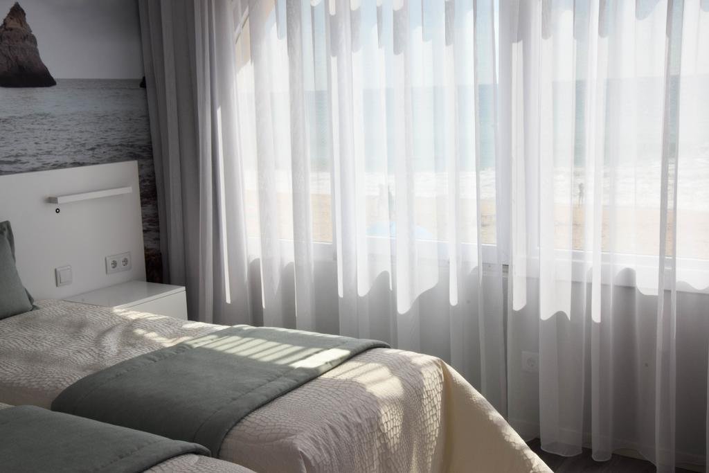 Golden Beach Guest House & Rooftop Bar فارو المظهر الخارجي الصورة