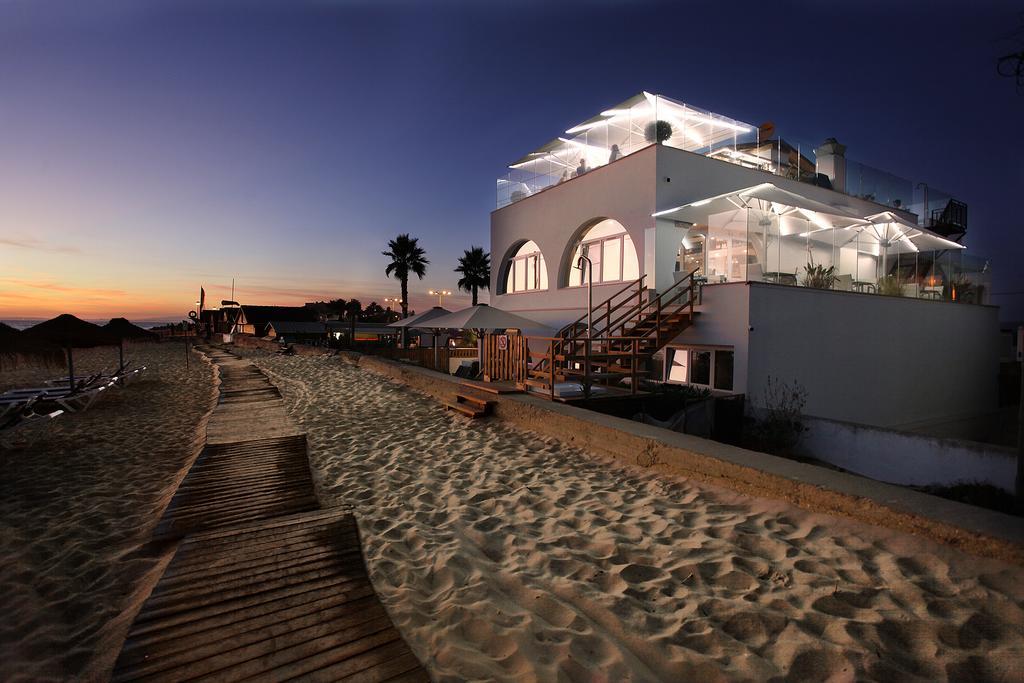 Golden Beach Guest House & Rooftop Bar فارو المظهر الخارجي الصورة