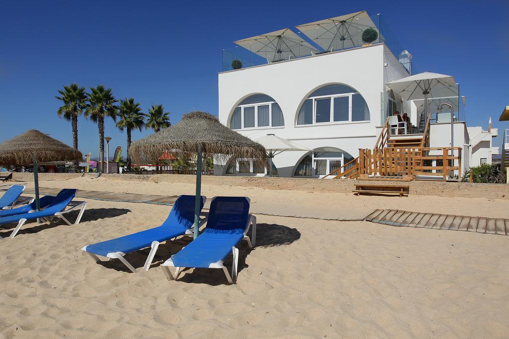 Golden Beach Guest House & Rooftop Bar فارو المظهر الخارجي الصورة