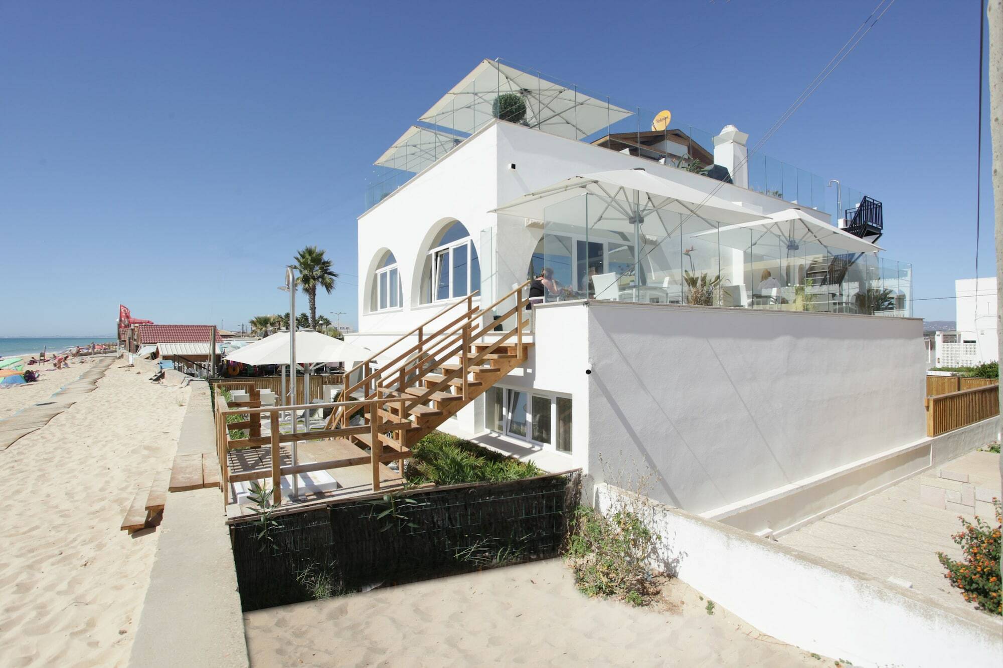 Golden Beach Guest House & Rooftop Bar فارو المظهر الخارجي الصورة