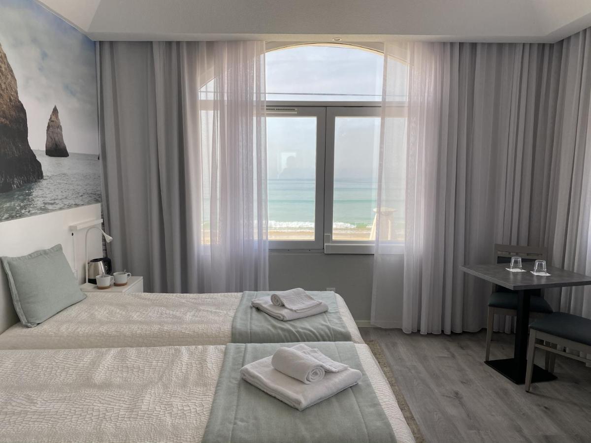 Golden Beach Guest House & Rooftop Bar فارو المظهر الخارجي الصورة