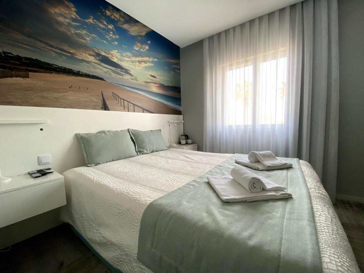 Golden Beach Guest House & Rooftop Bar فارو المظهر الخارجي الصورة