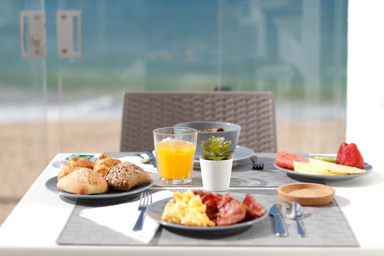 Golden Beach Guest House & Rooftop Bar فارو المظهر الخارجي الصورة
